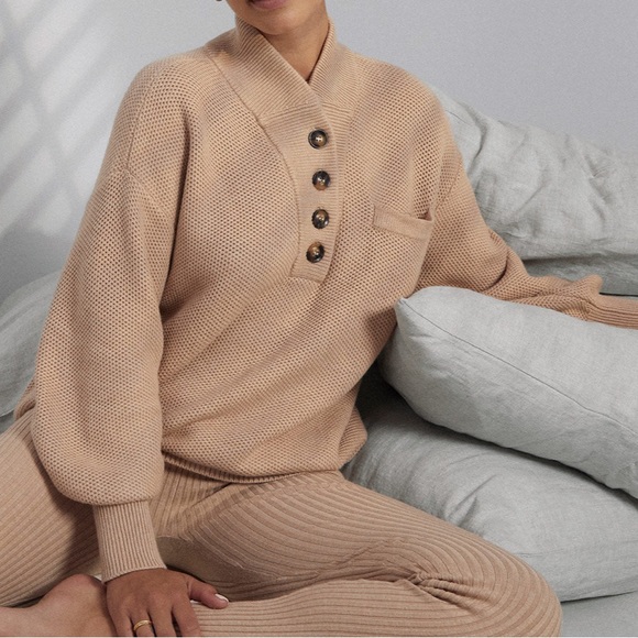 Lunya Cozy Cotton Silk Pocket Henley - Picture 4 of 12